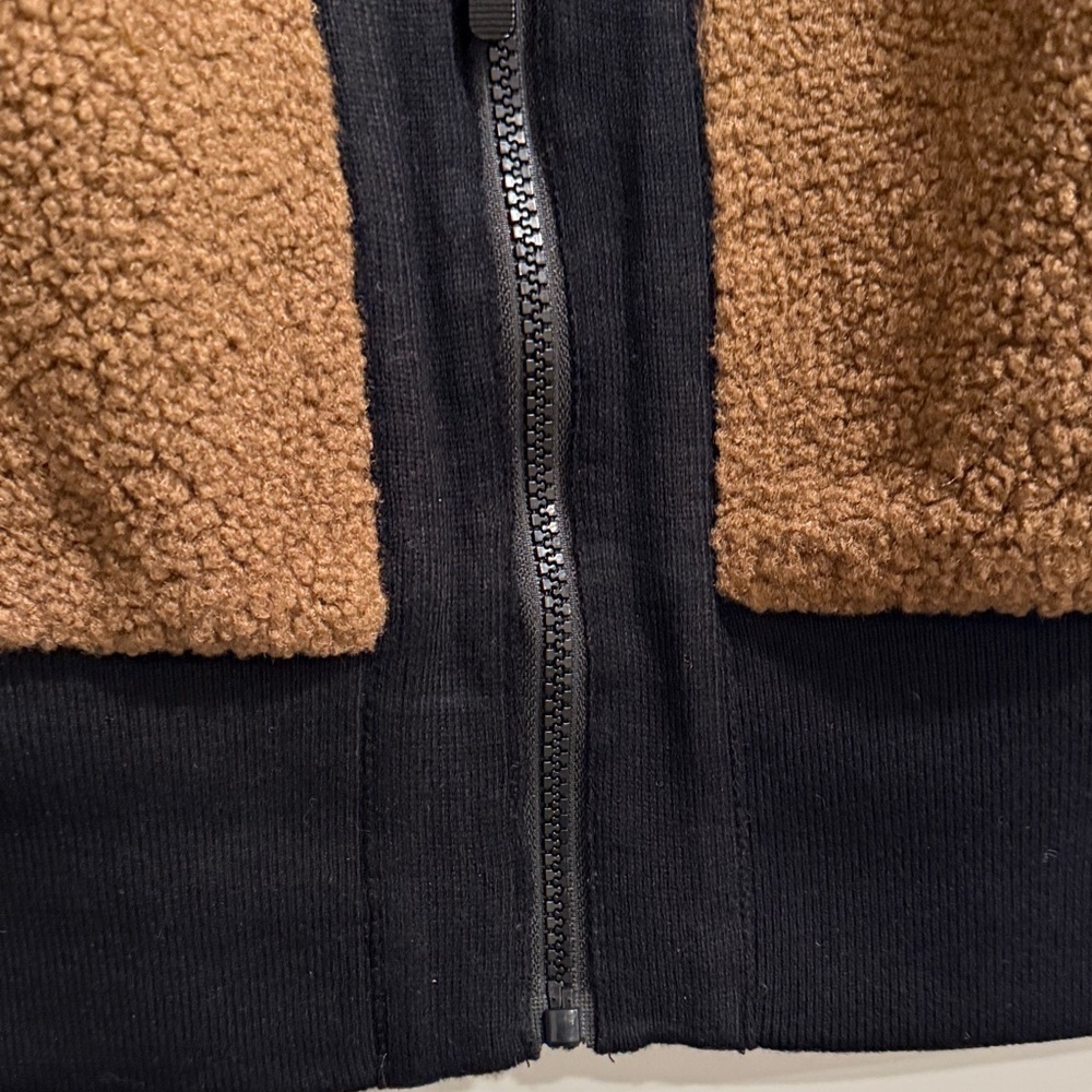 NWT  ELAN Brown  and Black Sherpa Vest sz l - Picture 4 of 6